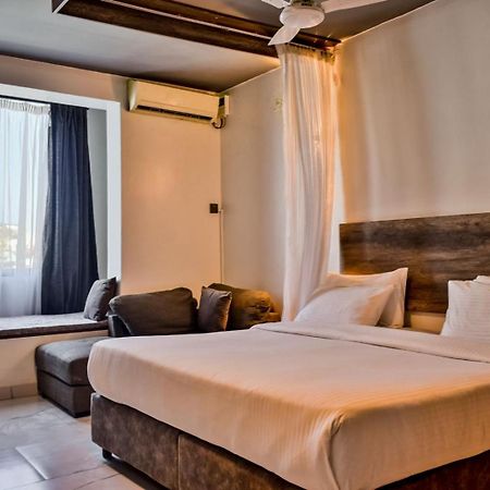 The Ivory Suites Mombasa Esterno foto