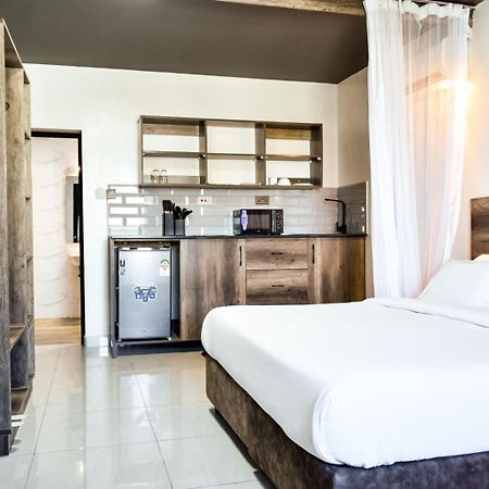 The Ivory Suites Mombasa Esterno foto