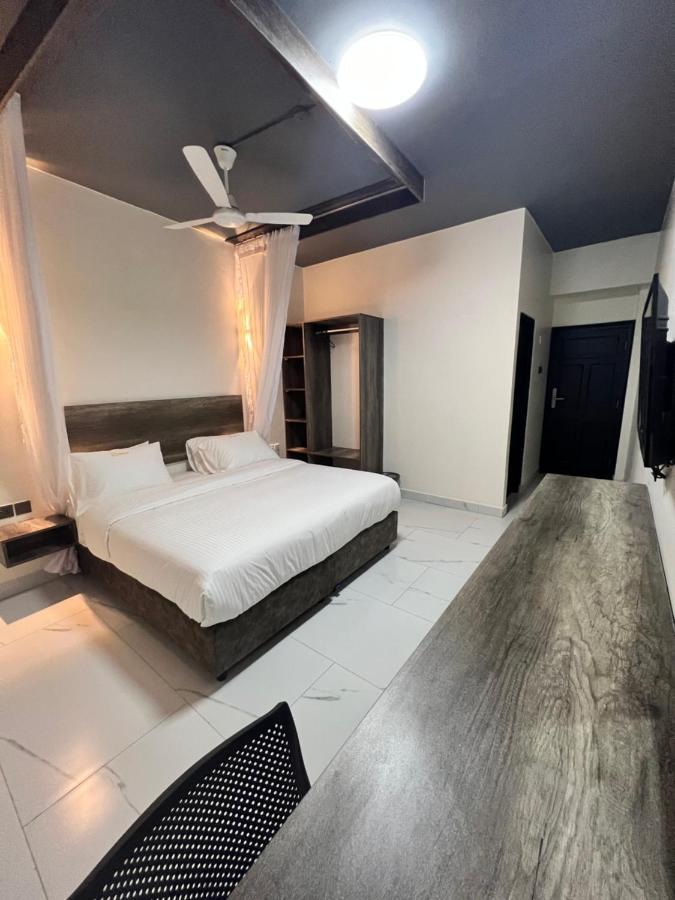 The Ivory Suites Mombasa Esterno foto