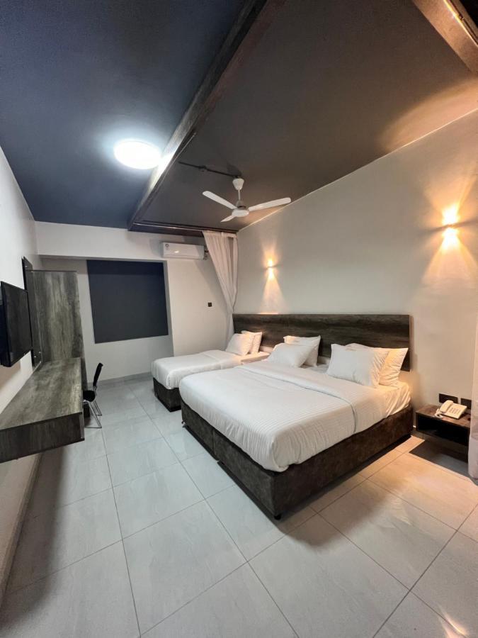 The Ivory Suites Mombasa Esterno foto