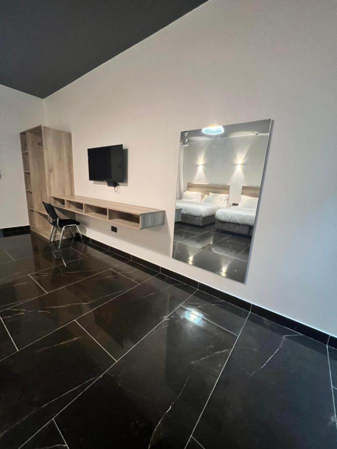 The Ivory Suites Mombasa Esterno foto