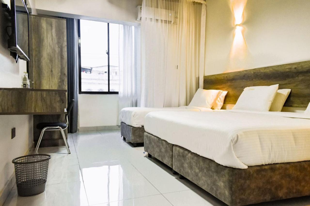 The Ivory Suites Mombasa Esterno foto