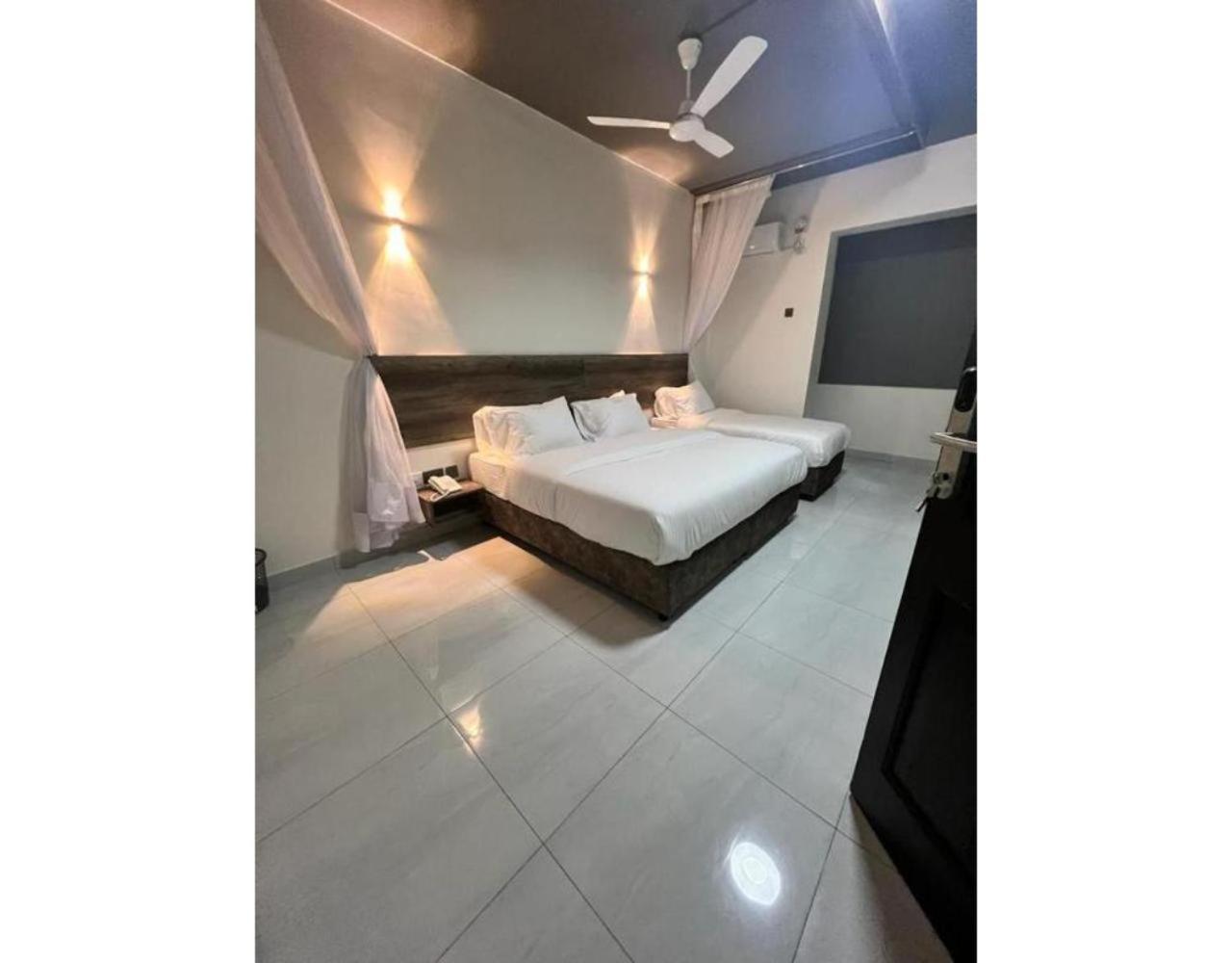 The Ivory Suites Mombasa Esterno foto