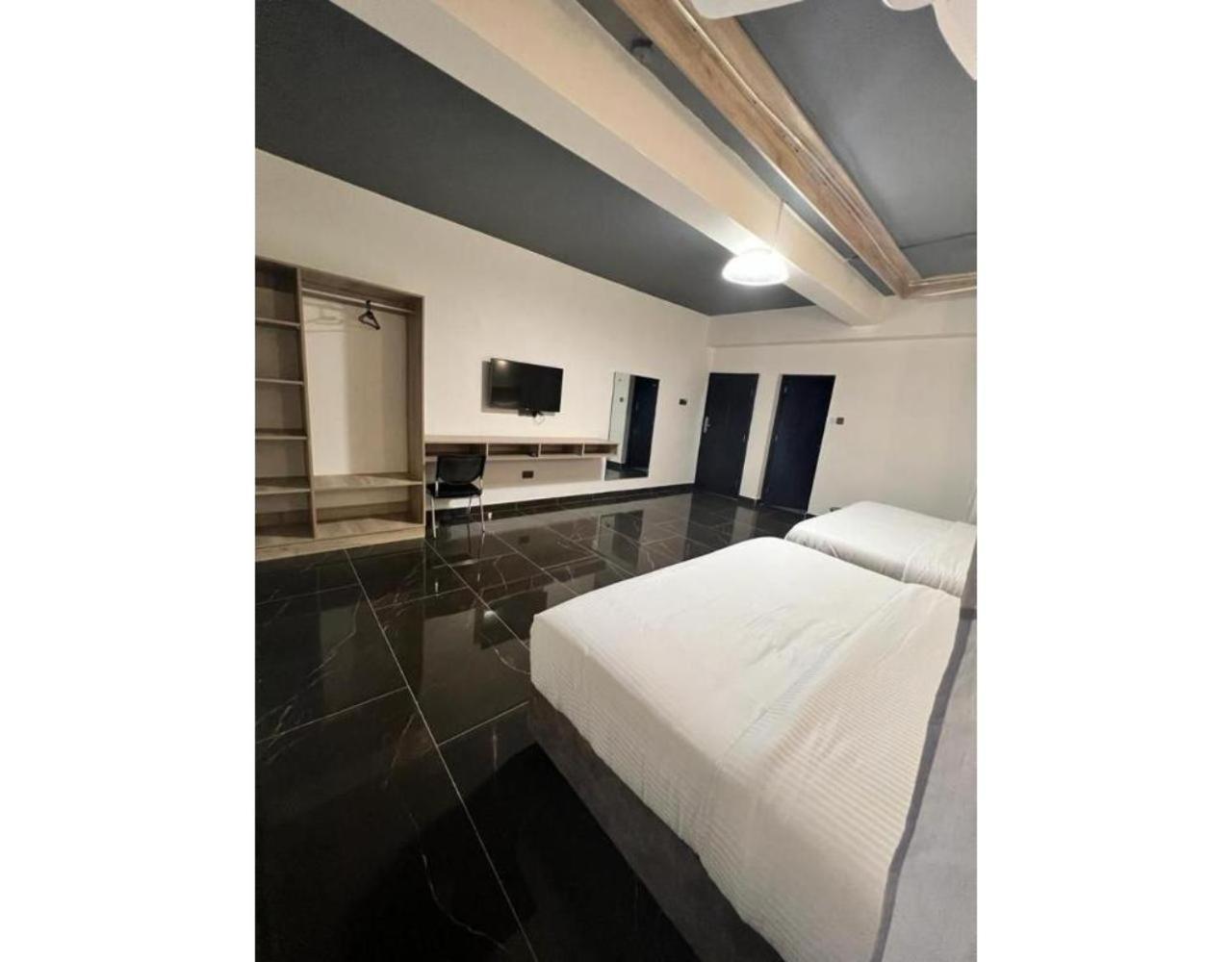 The Ivory Suites Mombasa Esterno foto