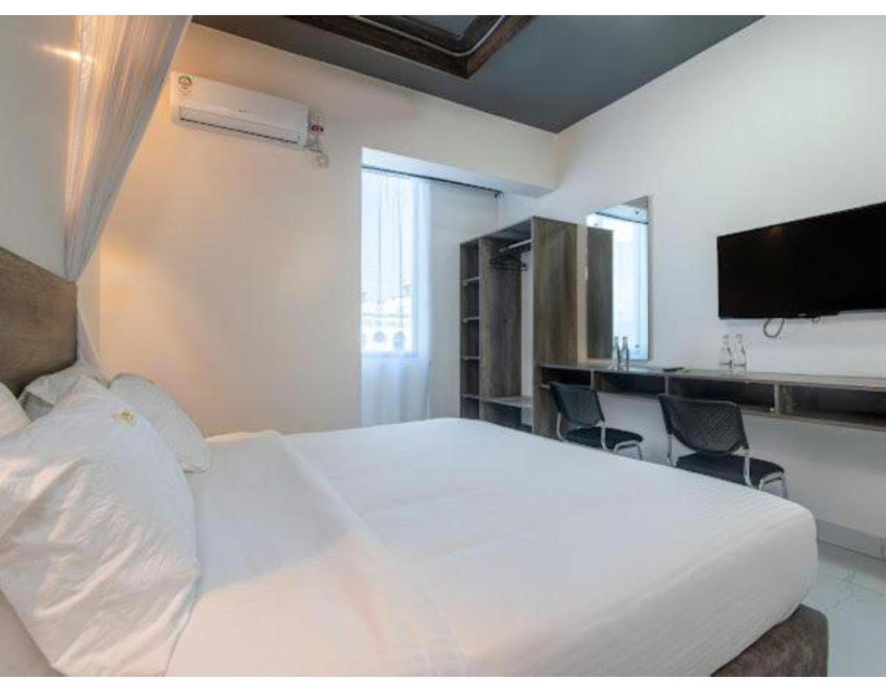 The Ivory Suites Mombasa Esterno foto