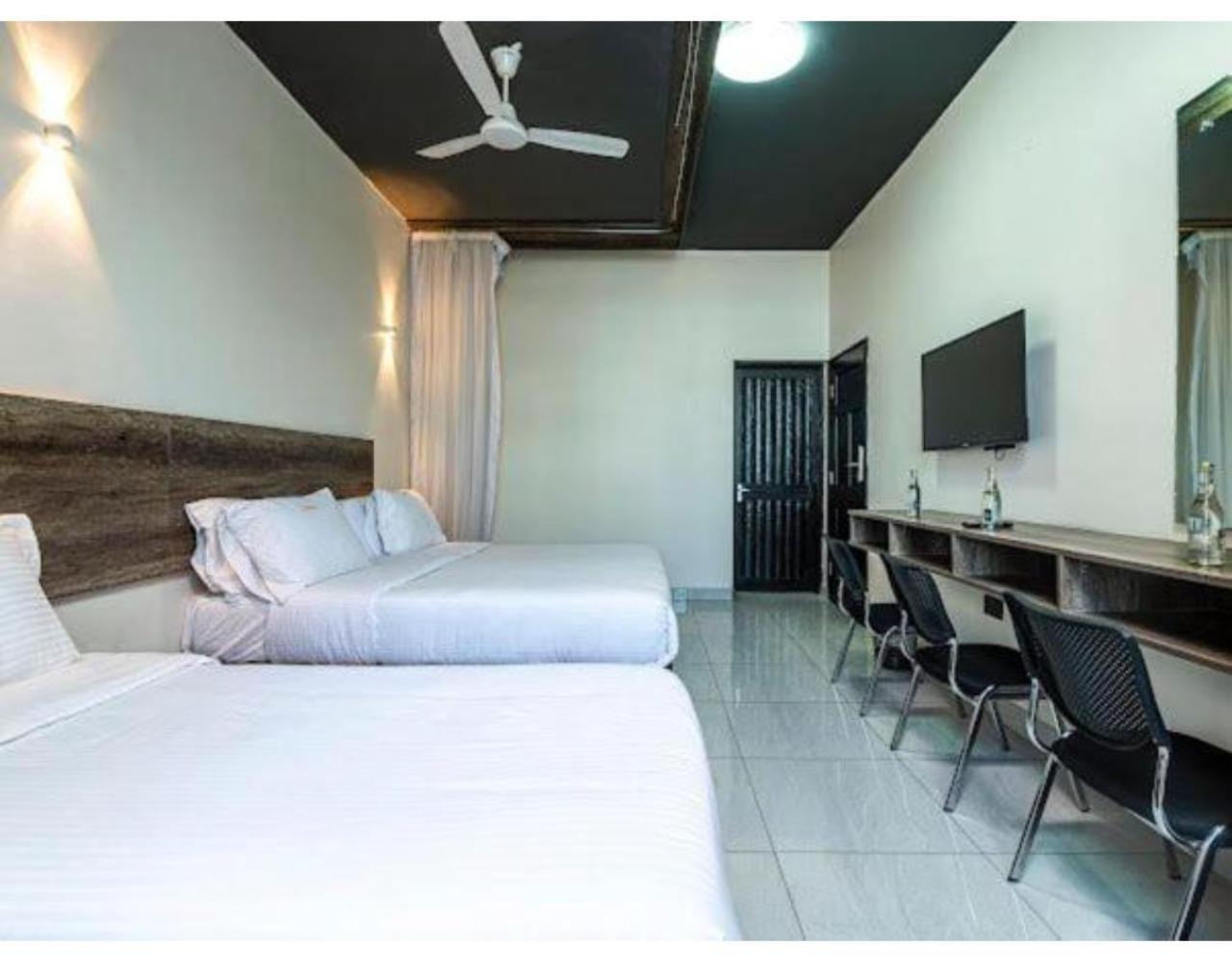 The Ivory Suites Mombasa Esterno foto
