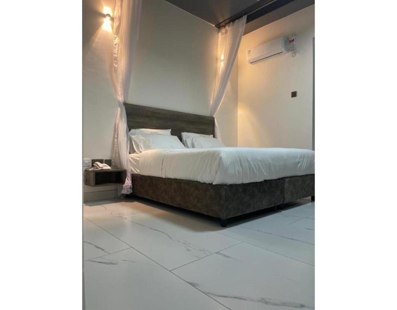 The Ivory Suites Mombasa Esterno foto
