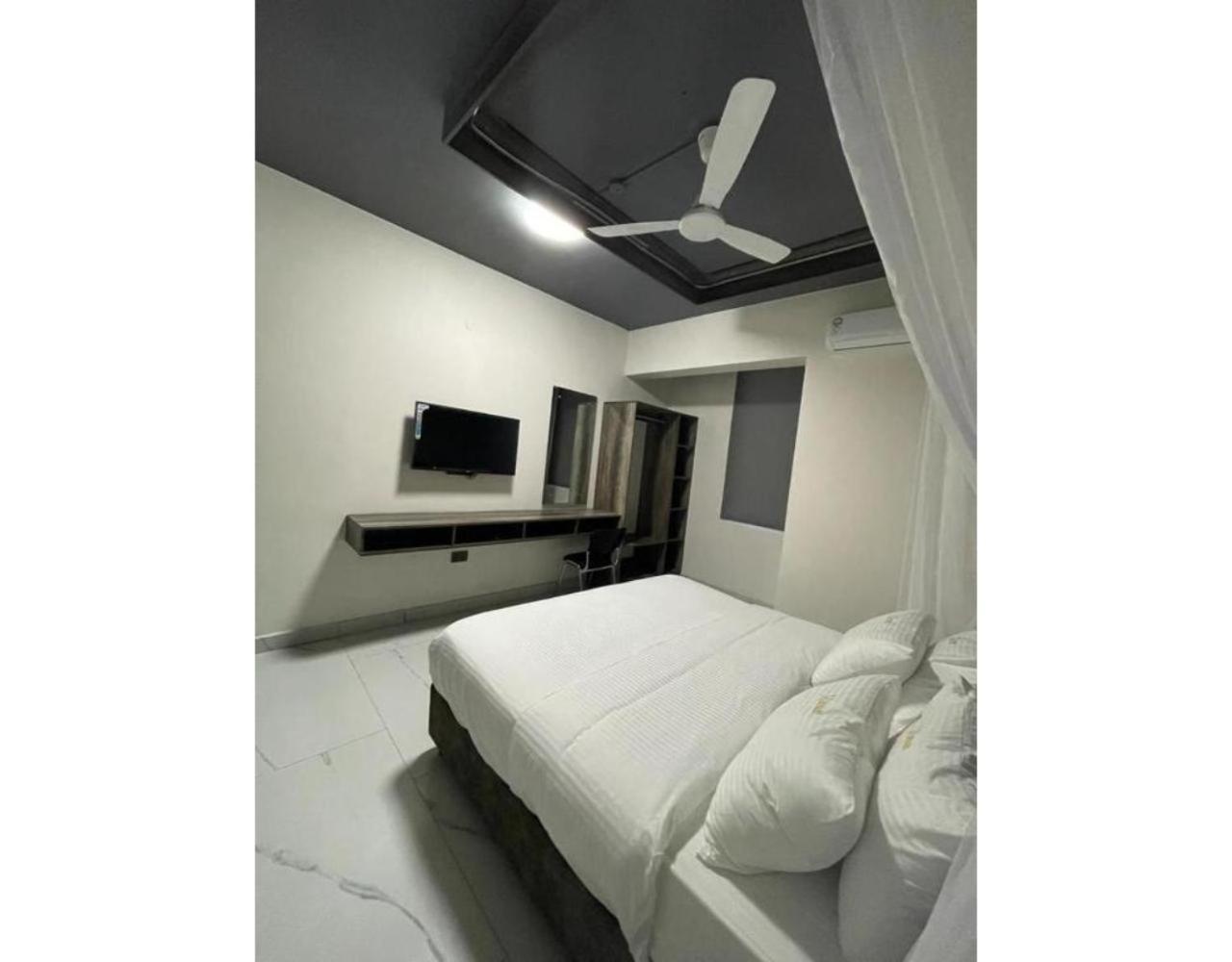 The Ivory Suites Mombasa Esterno foto