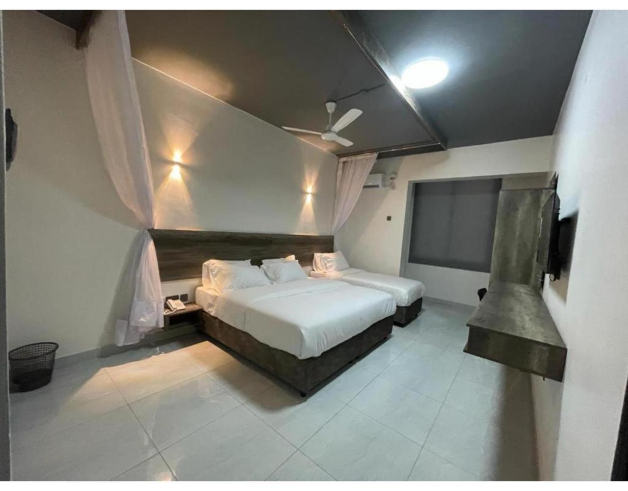 The Ivory Suites Mombasa Esterno foto